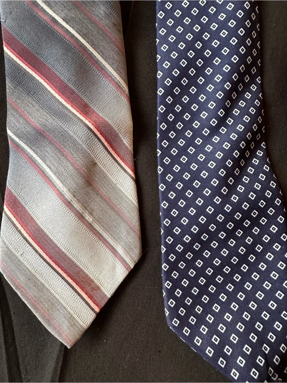 Men's Red Floral Tie - Classic Dress Accessory